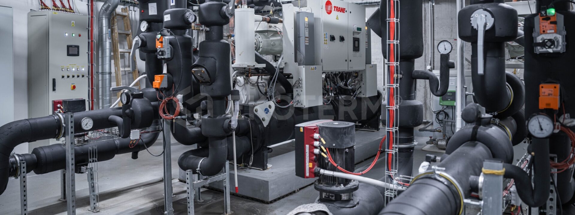 pracovníci EKOTERM při rekonstrukci kotelny – rekonstrukce a modernizace kotelny