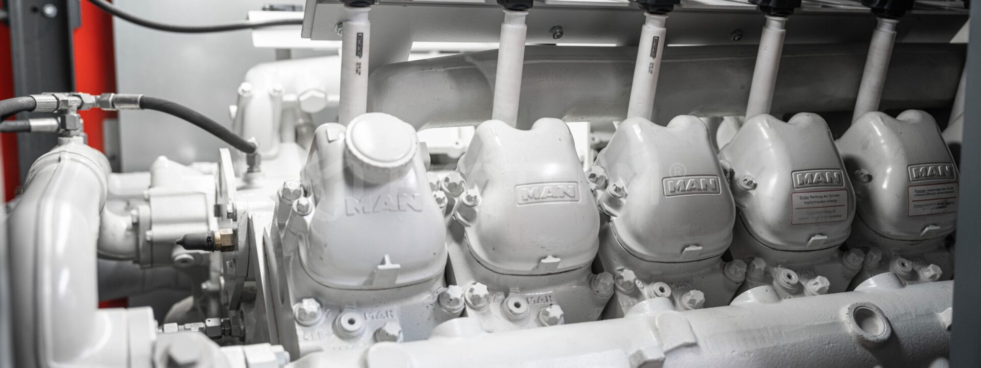 servisní technik EKOTERM při údržbě kotelny – rekonstrukce a modernizace kotelny