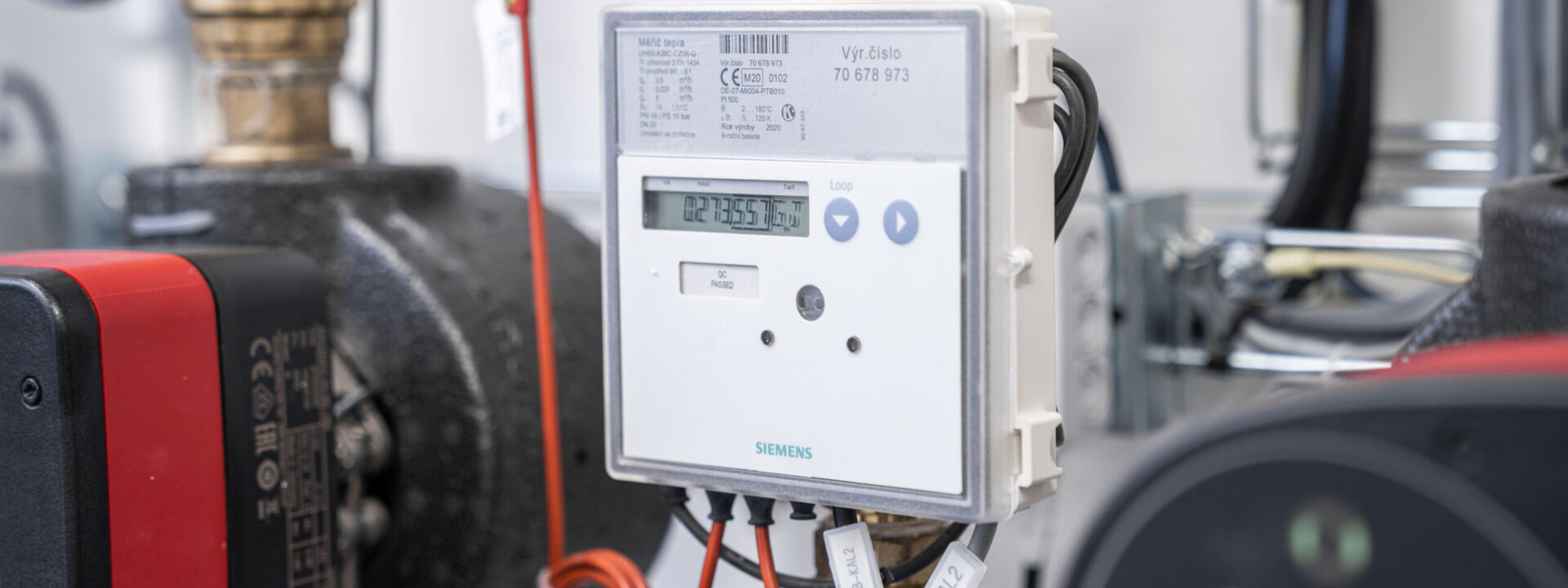 pracovník EKOTERM při servisu kotelny – rekonstrukce a modernizace kotelny