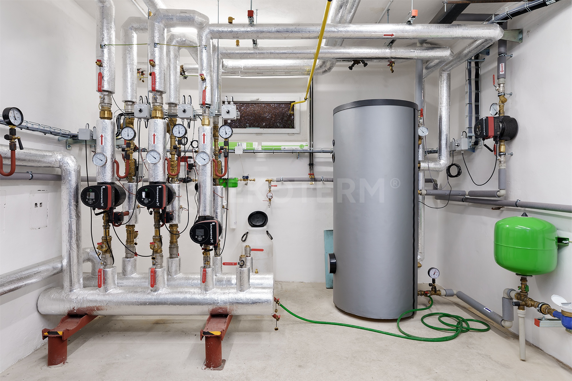 rekonstrukce kotelny 100 kW bytový dům Nusle – instalace v kotelně