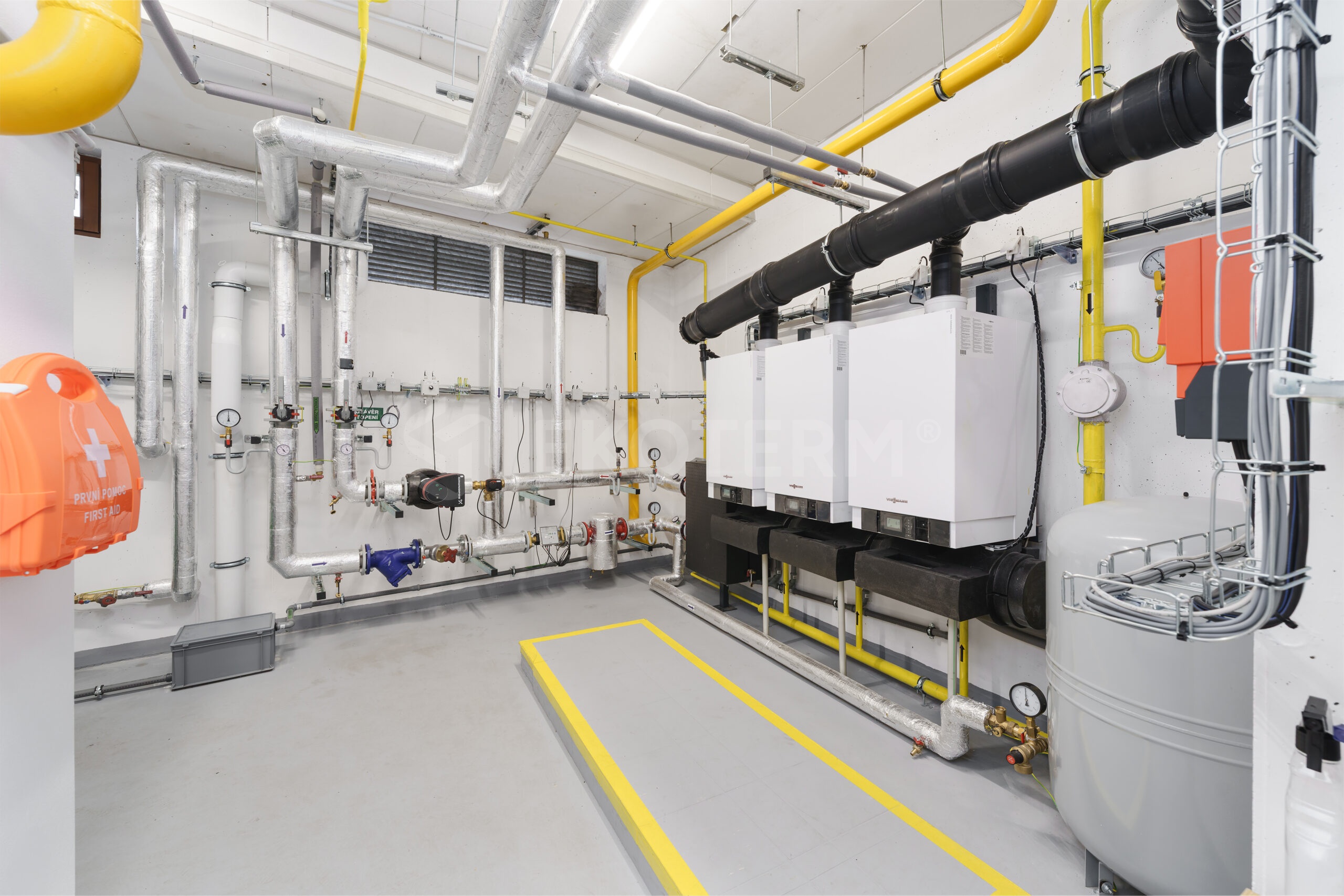 rekonstrukce kotelny 300 kW bytový dům Na Zemance Praha 4 – detail plynového kotle