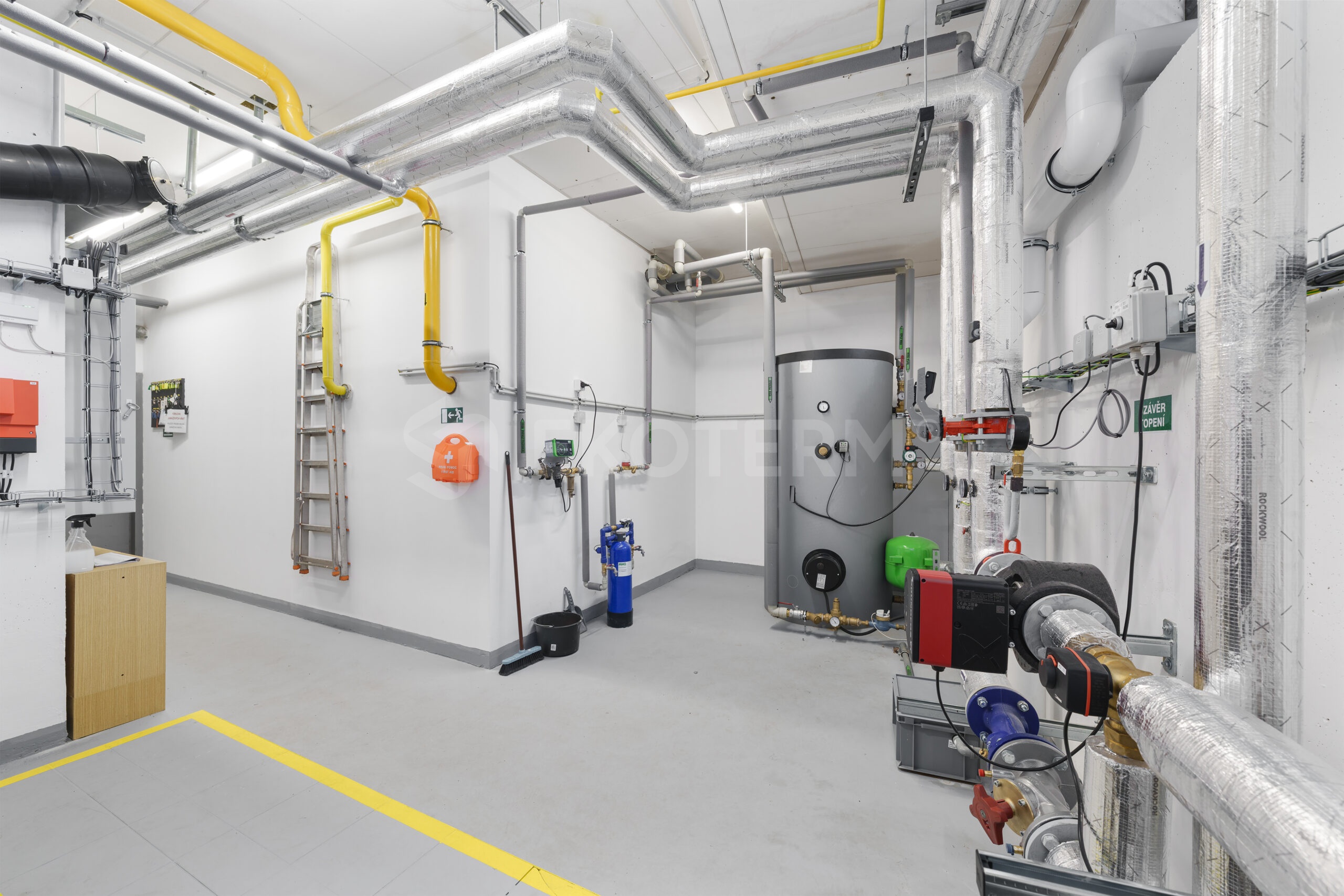 rekonstrukce kotelny 300 kW bytový dům Na Zemance Praha 4 – měření a regulace v kotelně